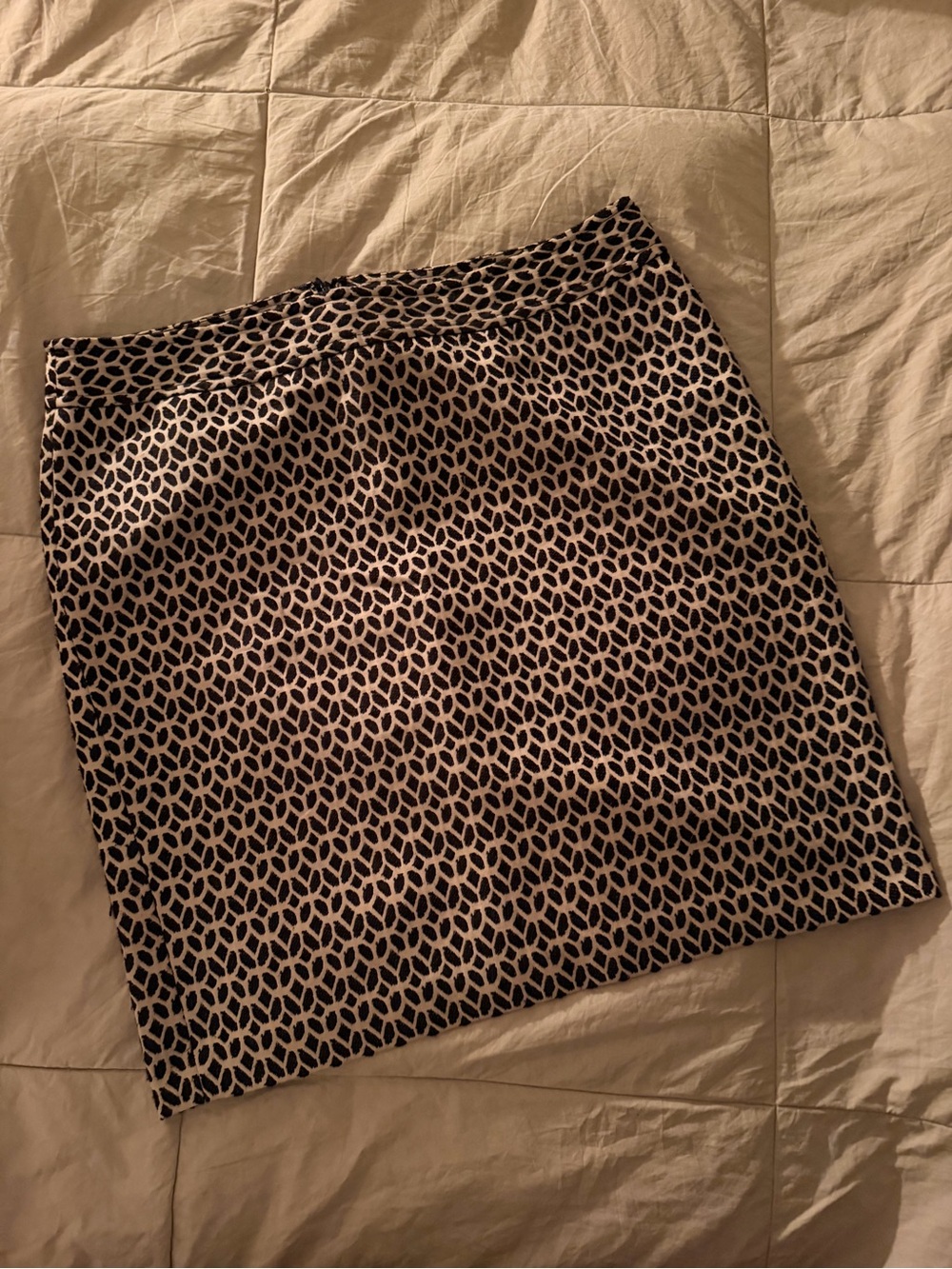 Ann Taylor Black and Cream Geometric Pencil Skirt